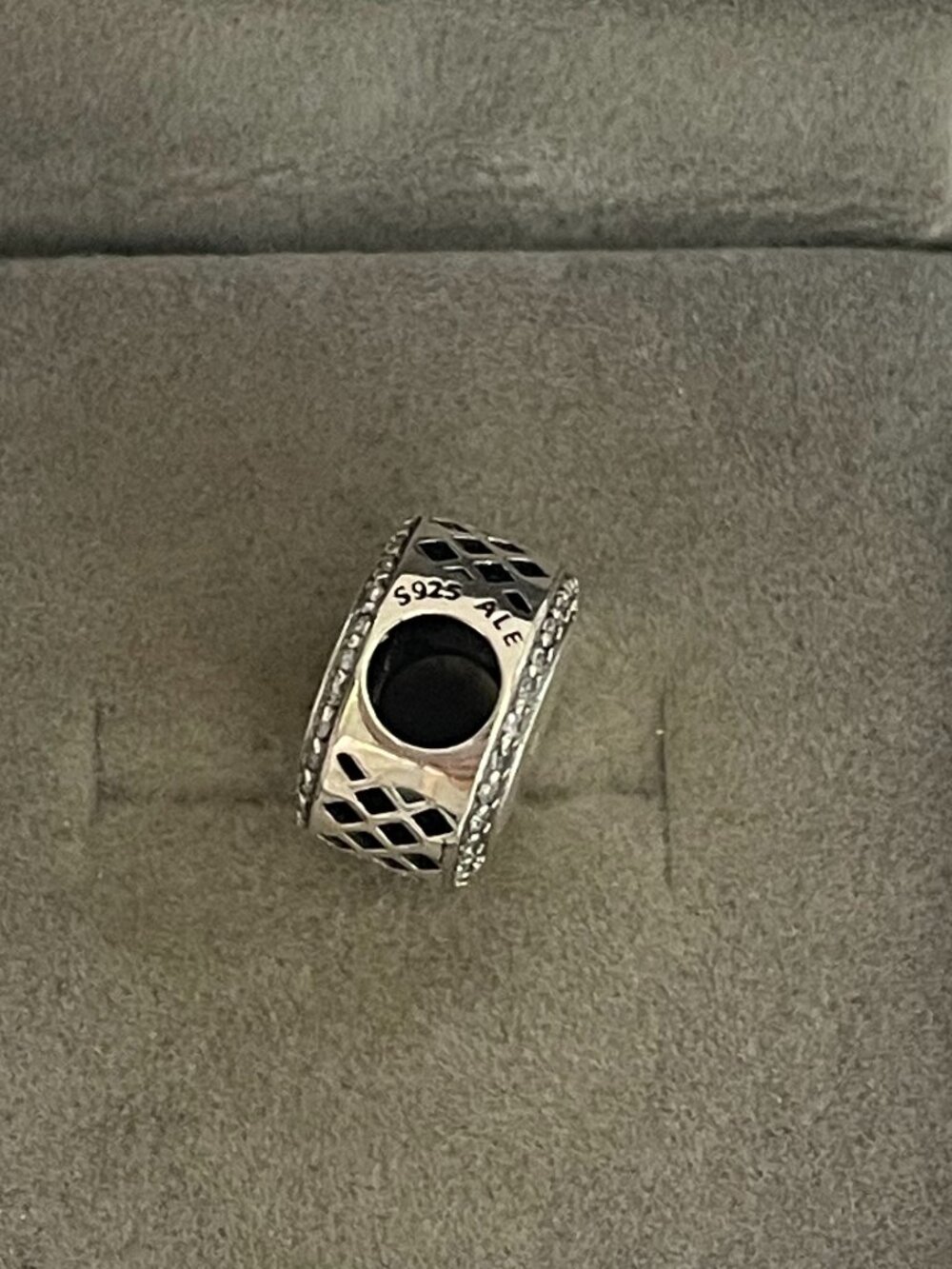 Pandora 2026 Disney Cruise Line Exclusive Bead Charm - Picture 2 of 3